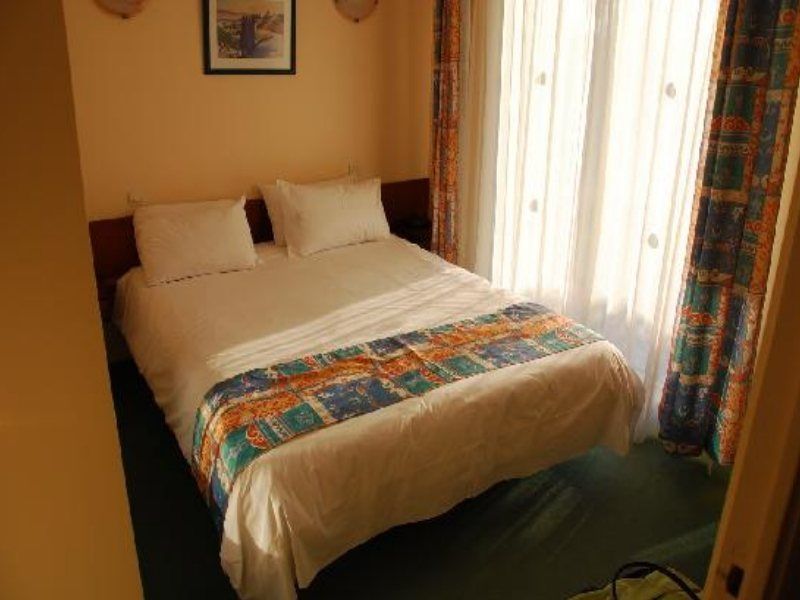 Karma Manoir Des Deux Amants Aparthotel Connelles Εξωτερικό φωτογραφία