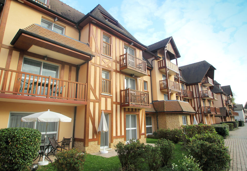 Karma Manoir Des Deux Amants Aparthotel Connelles Εξωτερικό φωτογραφία