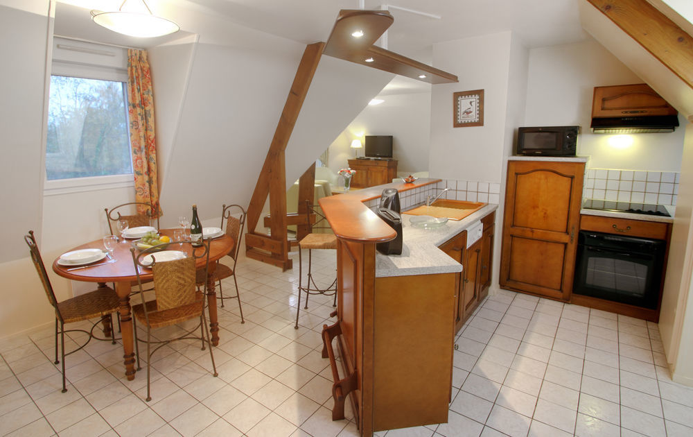 Karma Manoir Des Deux Amants Aparthotel Connelles Εξωτερικό φωτογραφία