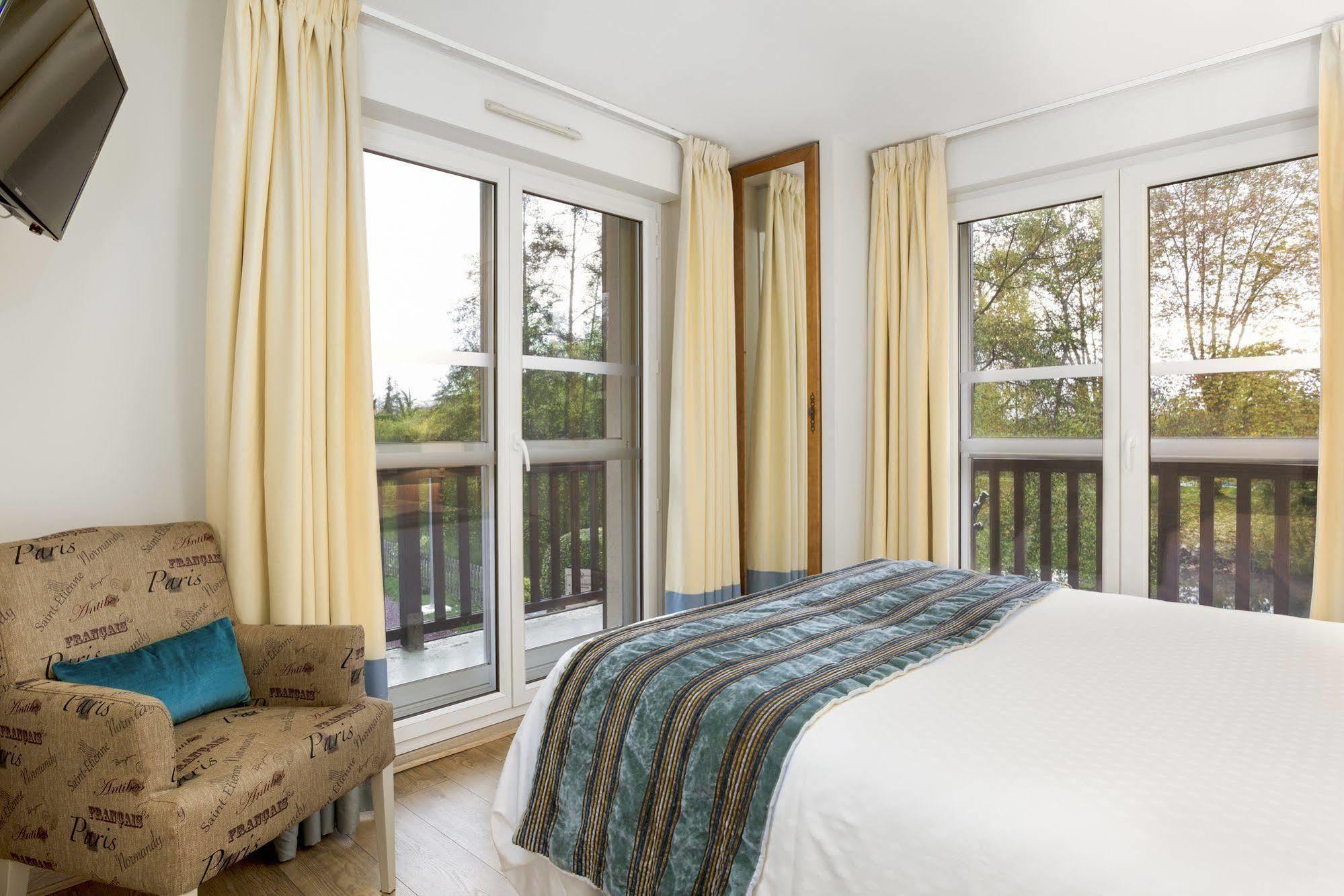 Karma Manoir Des Deux Amants Aparthotel Connelles Εξωτερικό φωτογραφία
