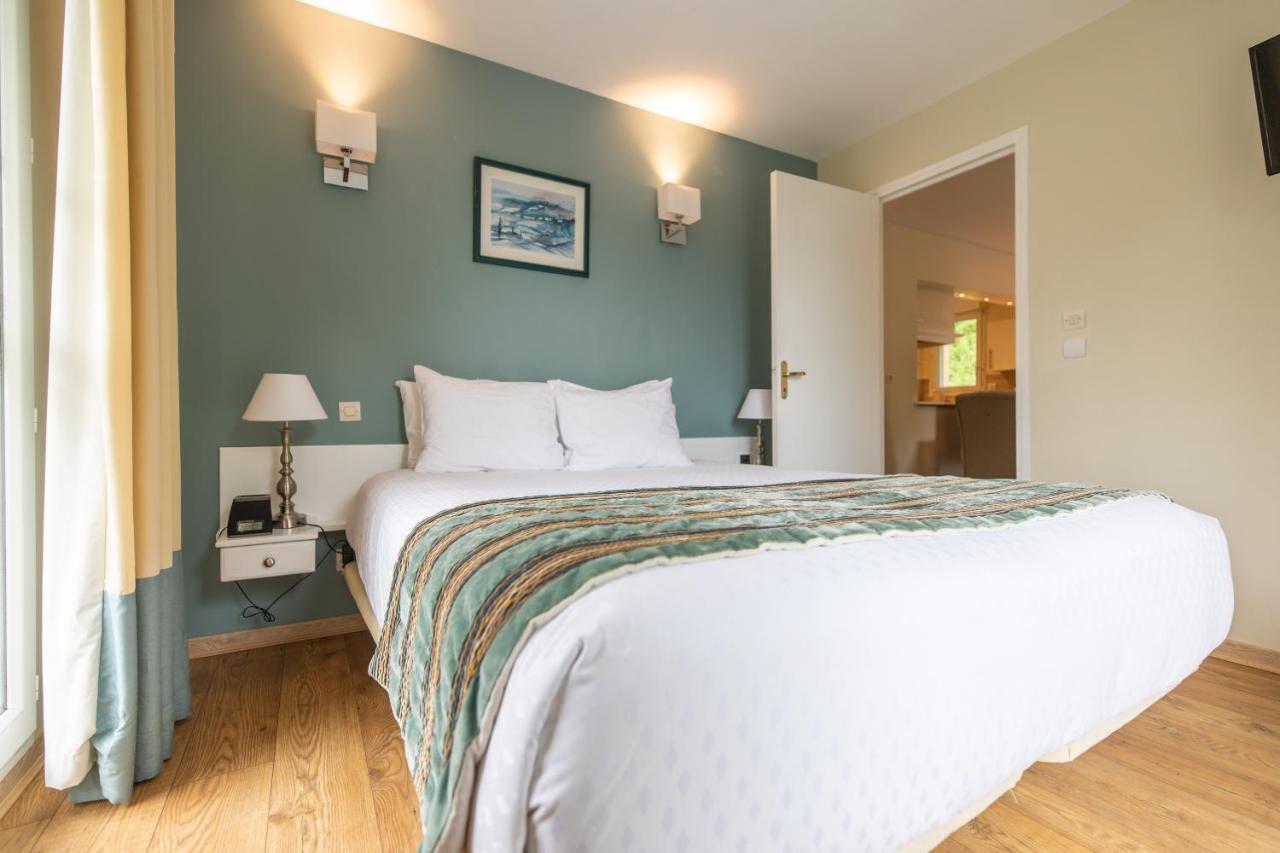 Karma Manoir Des Deux Amants Aparthotel Connelles Εξωτερικό φωτογραφία